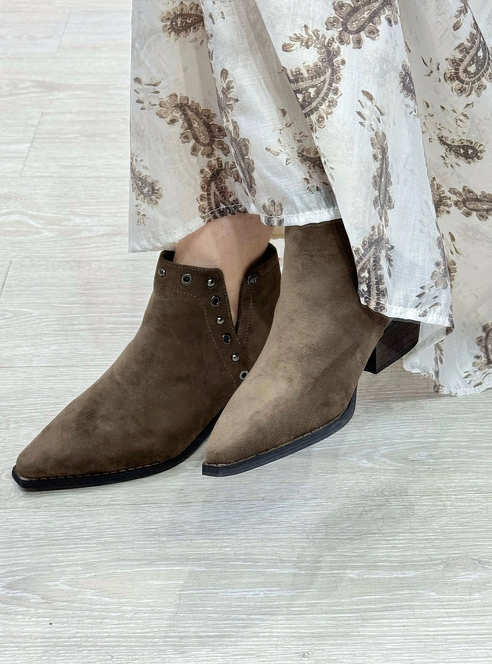 Botin tachas y cremallera Botin tachas y cremallera