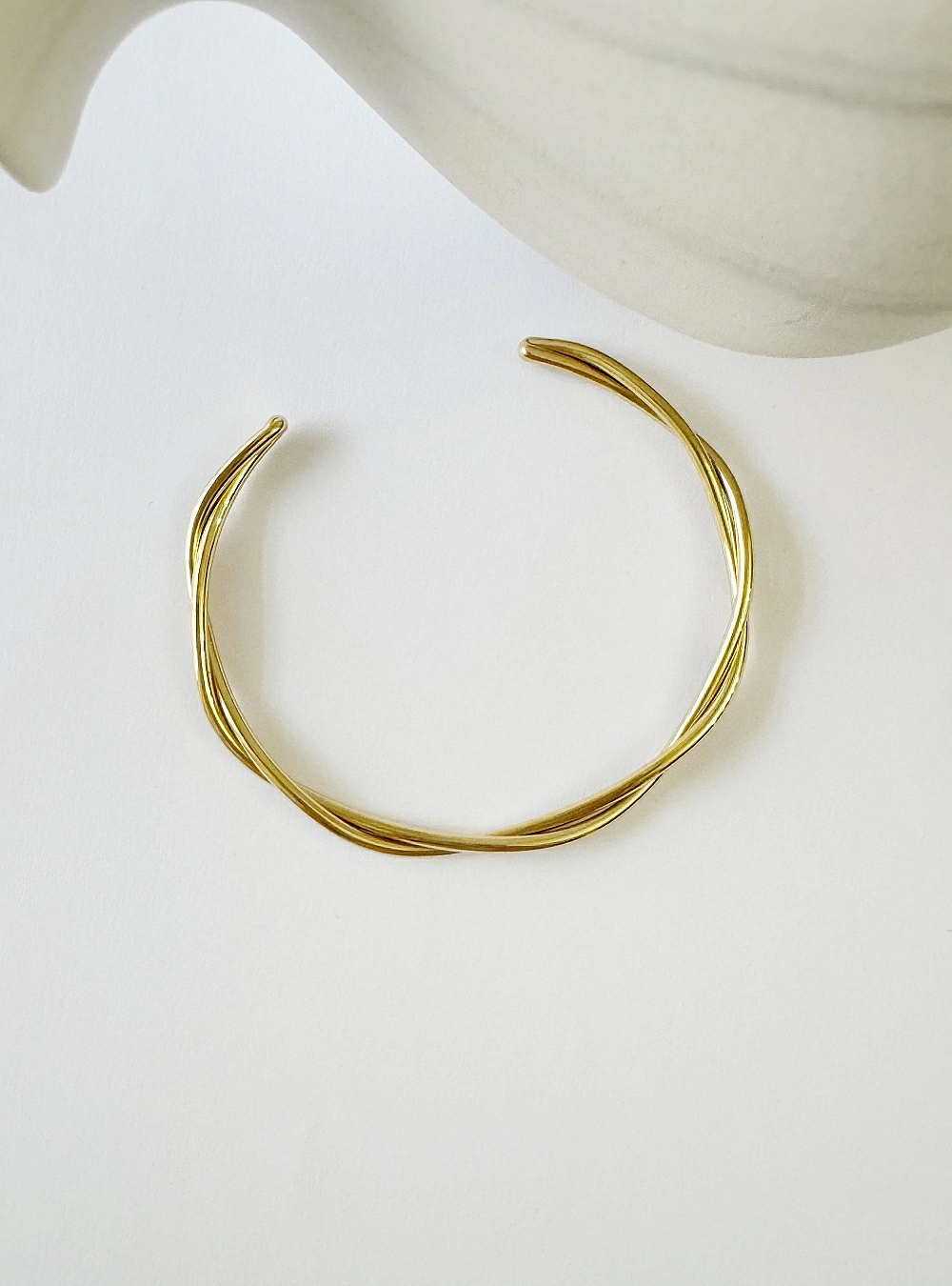 Brazalete doble entrelazado