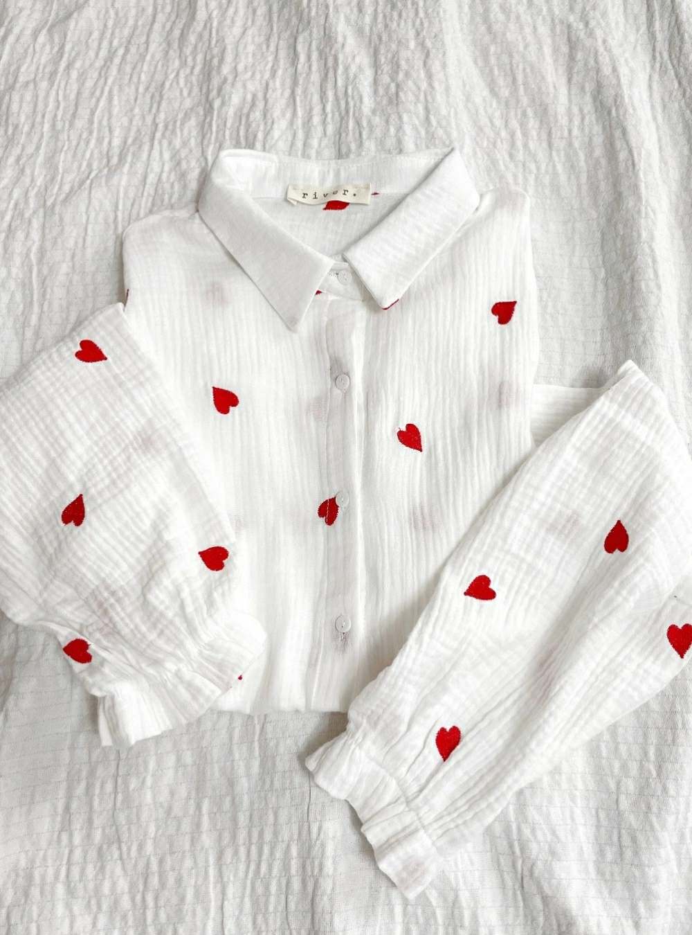 Camisa corazones bordados