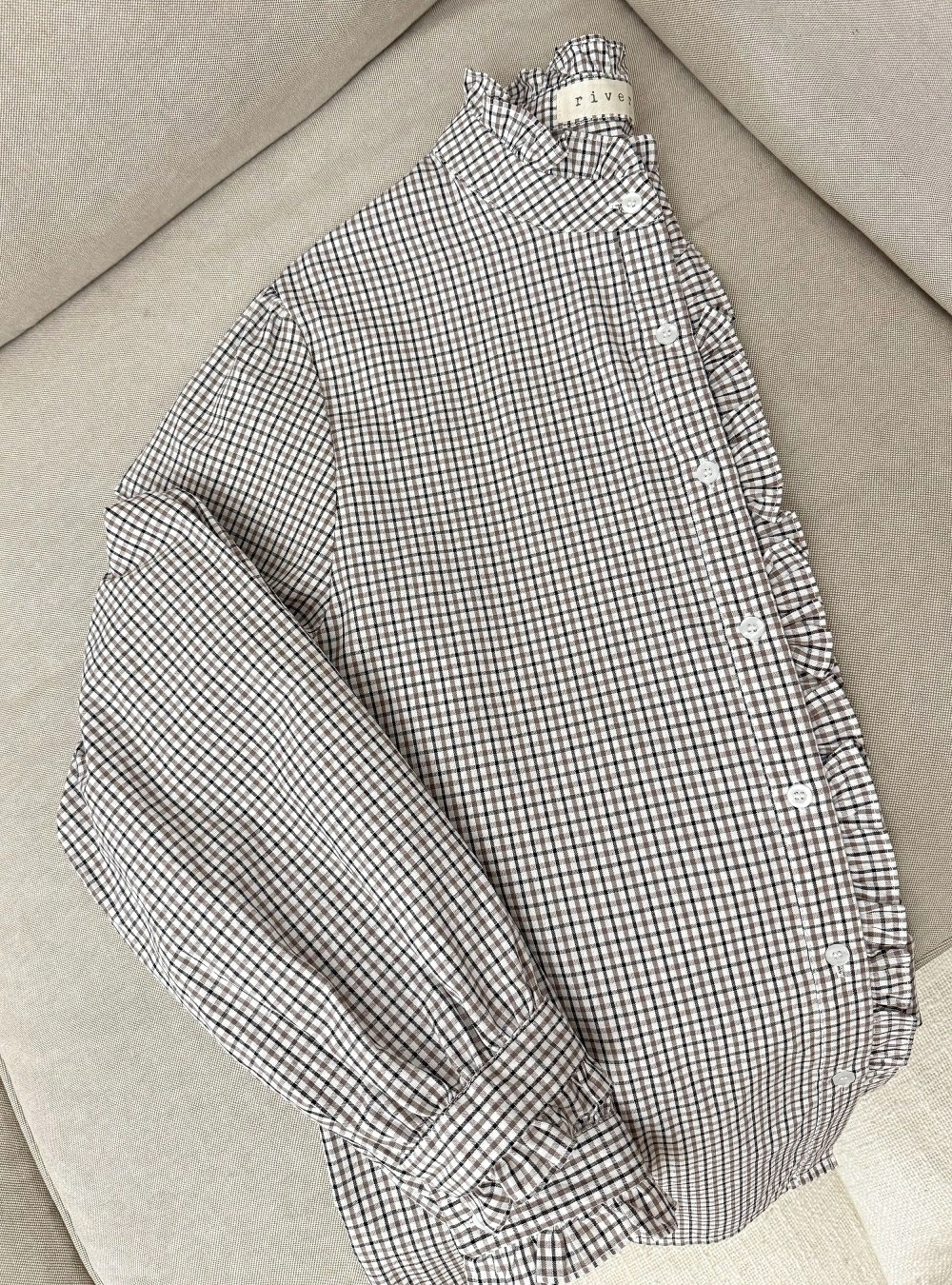 Camisa cuadros bordes romanticos Camisa cuadros bordes romanticos