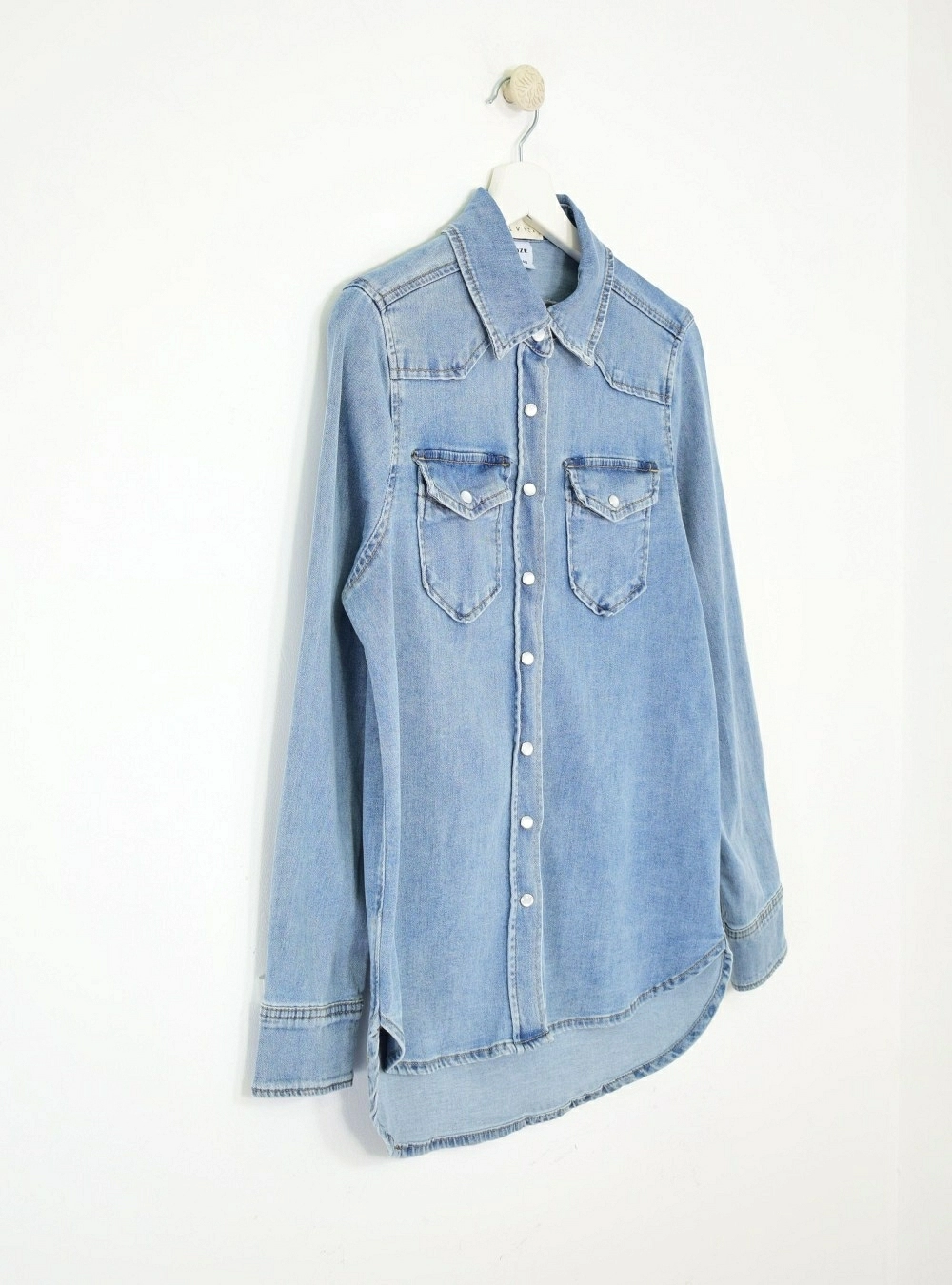 Camisa denim botones perla