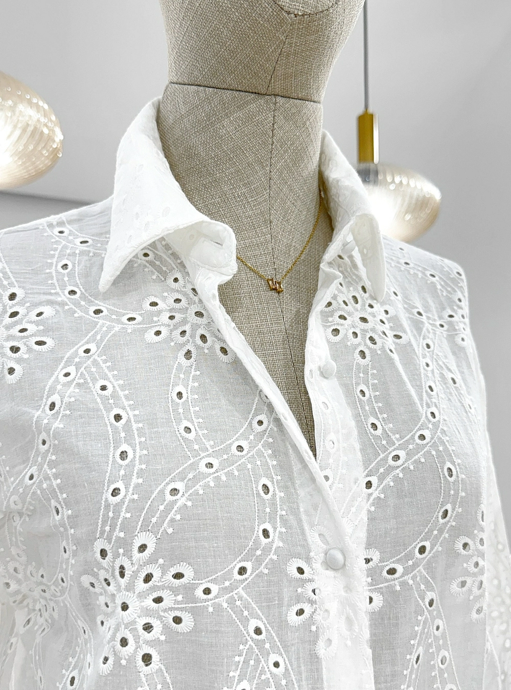 Camisa ml bordados troquelados