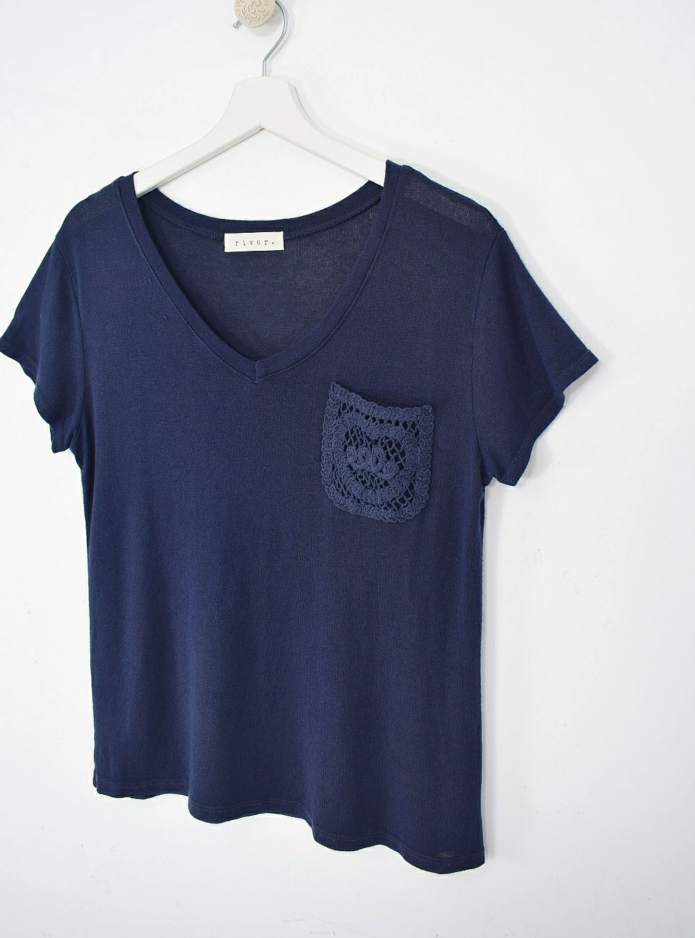 Camiseta mc bolsillo bordado