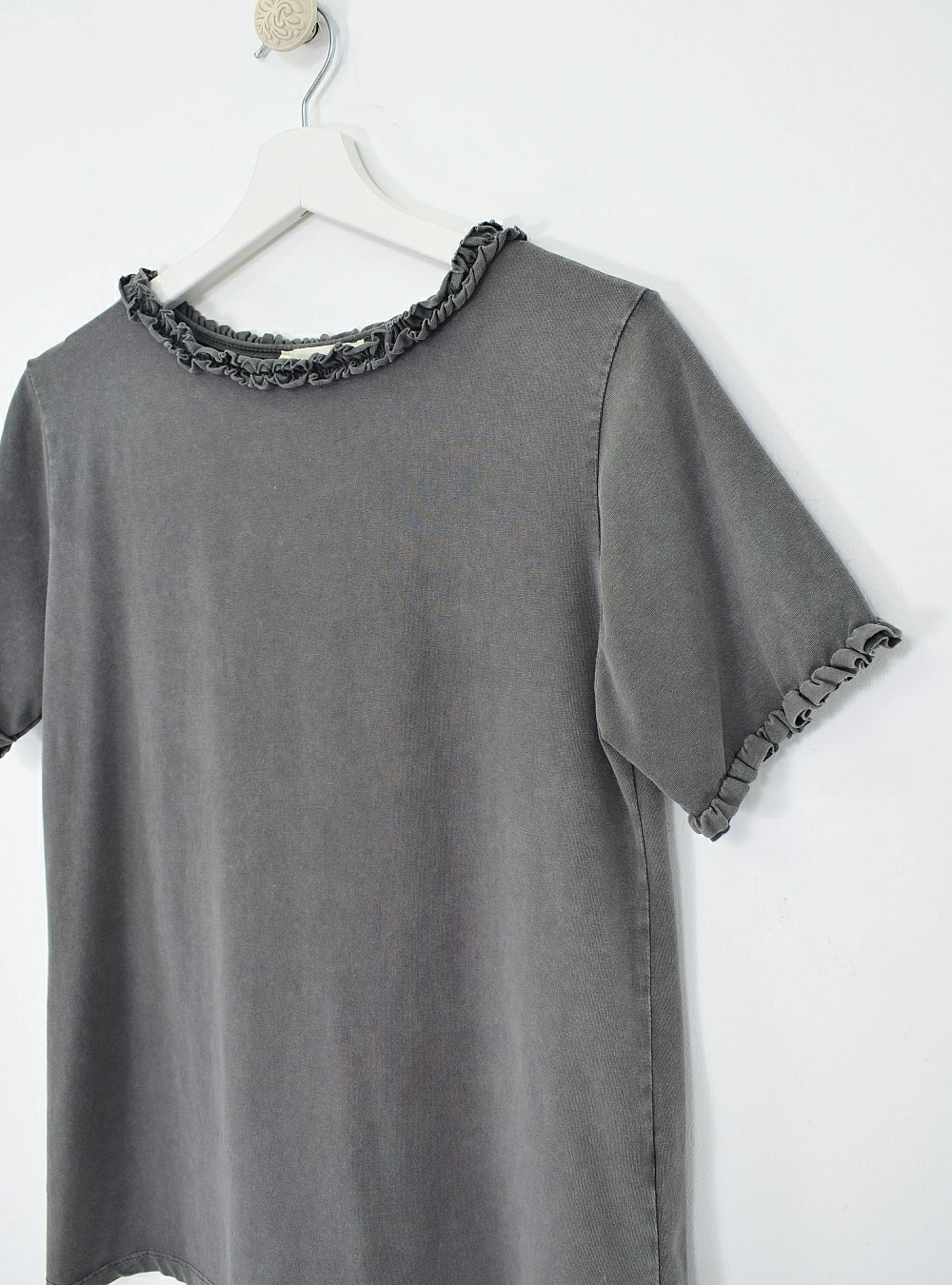 Camiseta mc bordes fruncidos