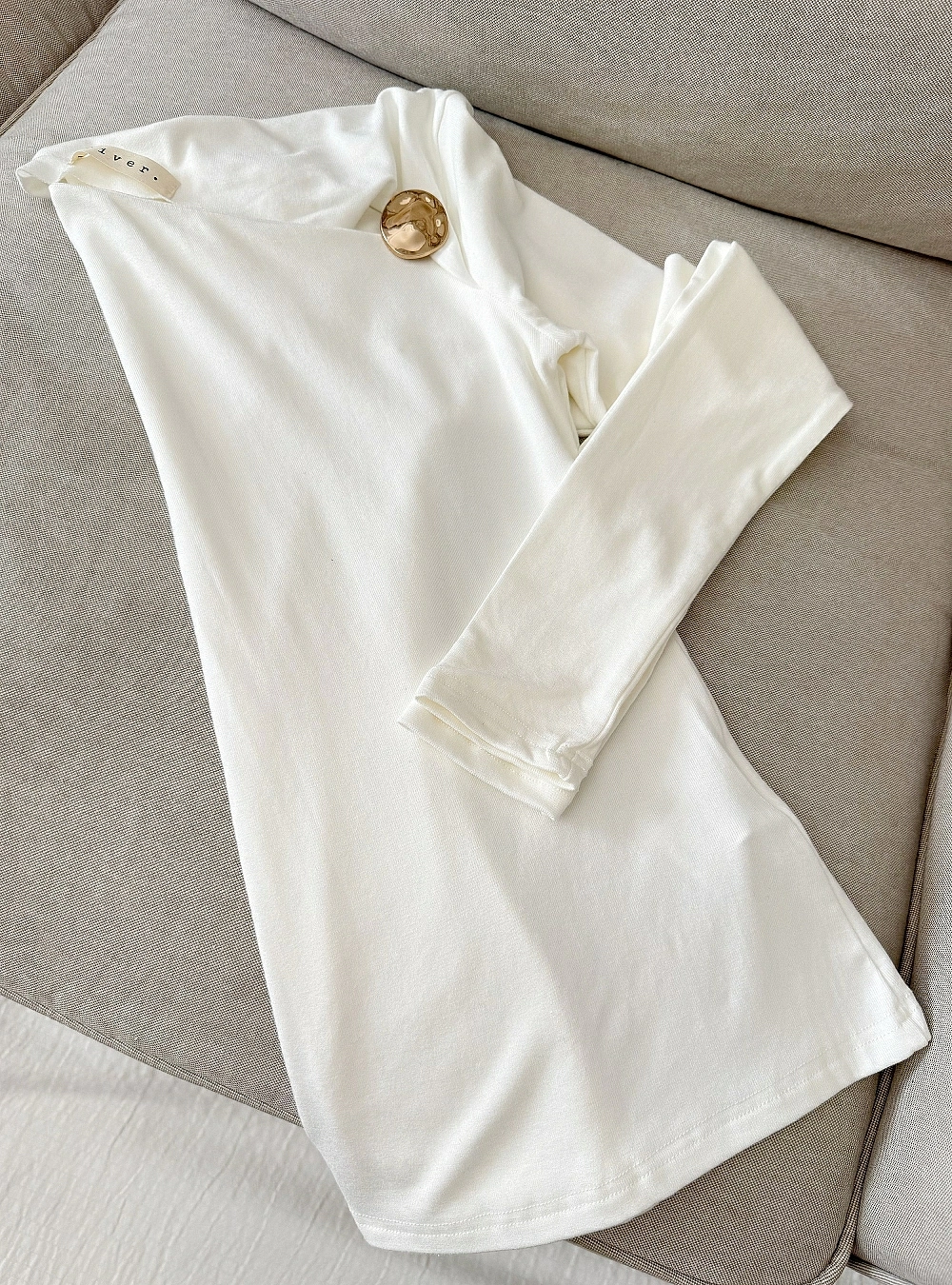 Camiseta ml cuello asimétrico