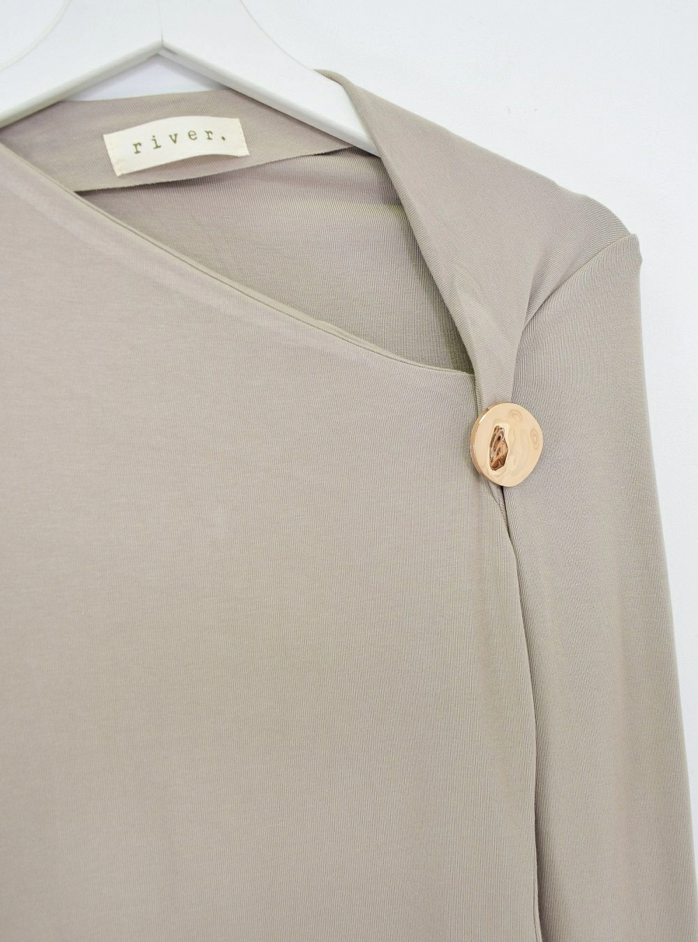 Camiseta ml cuello asimétrico