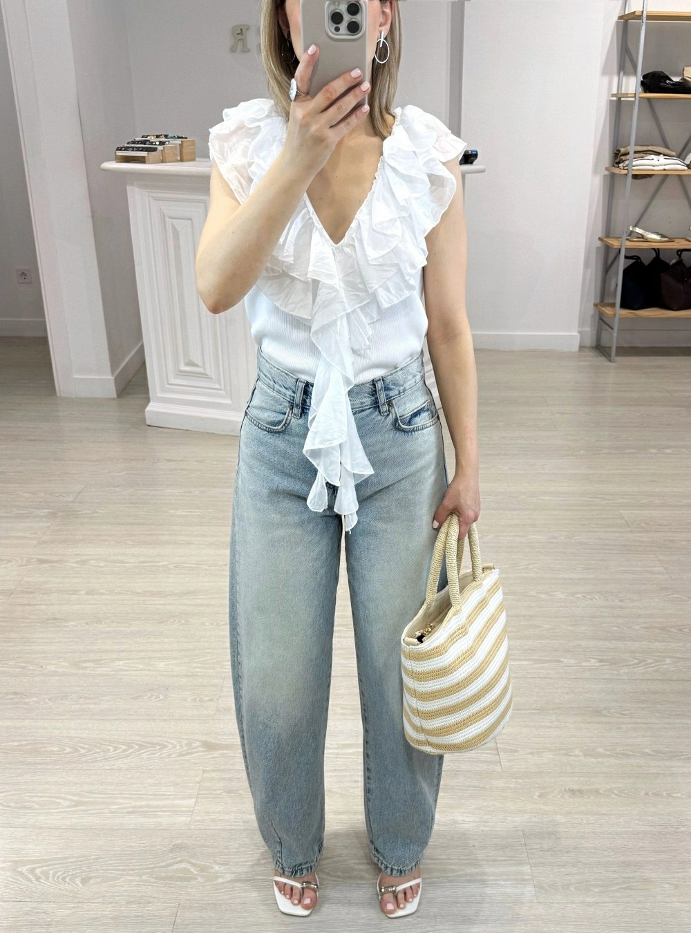 Camiseta sm volantes hombros