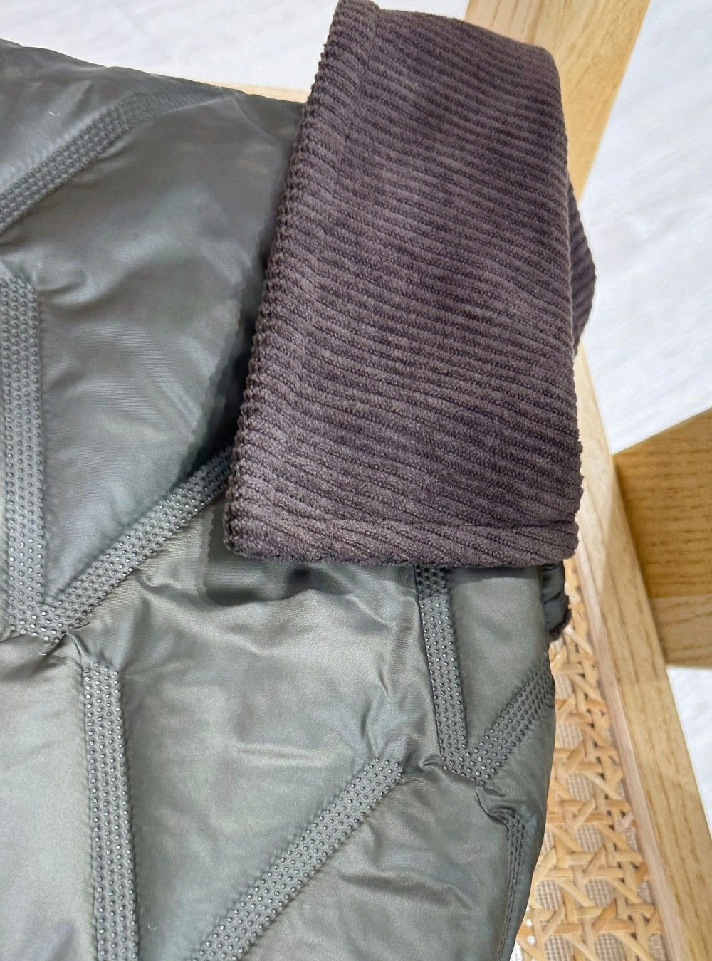 Chaqueta acolchada cuello pana Chaqueta acolchada cuello pana