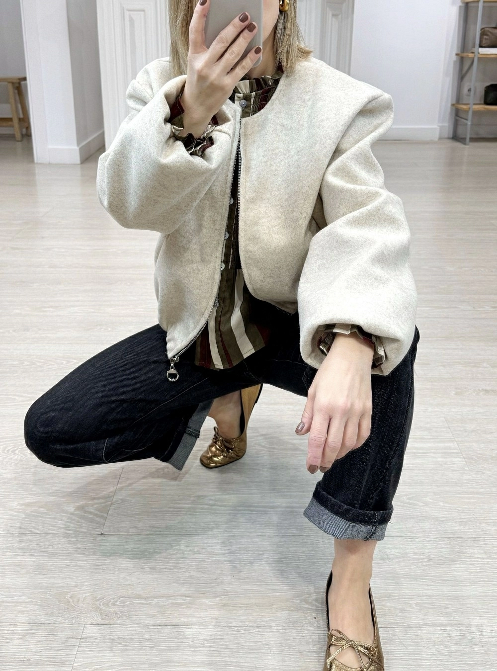 Chaqueta bajo elastico crema Chaqueta bajo elastico crema