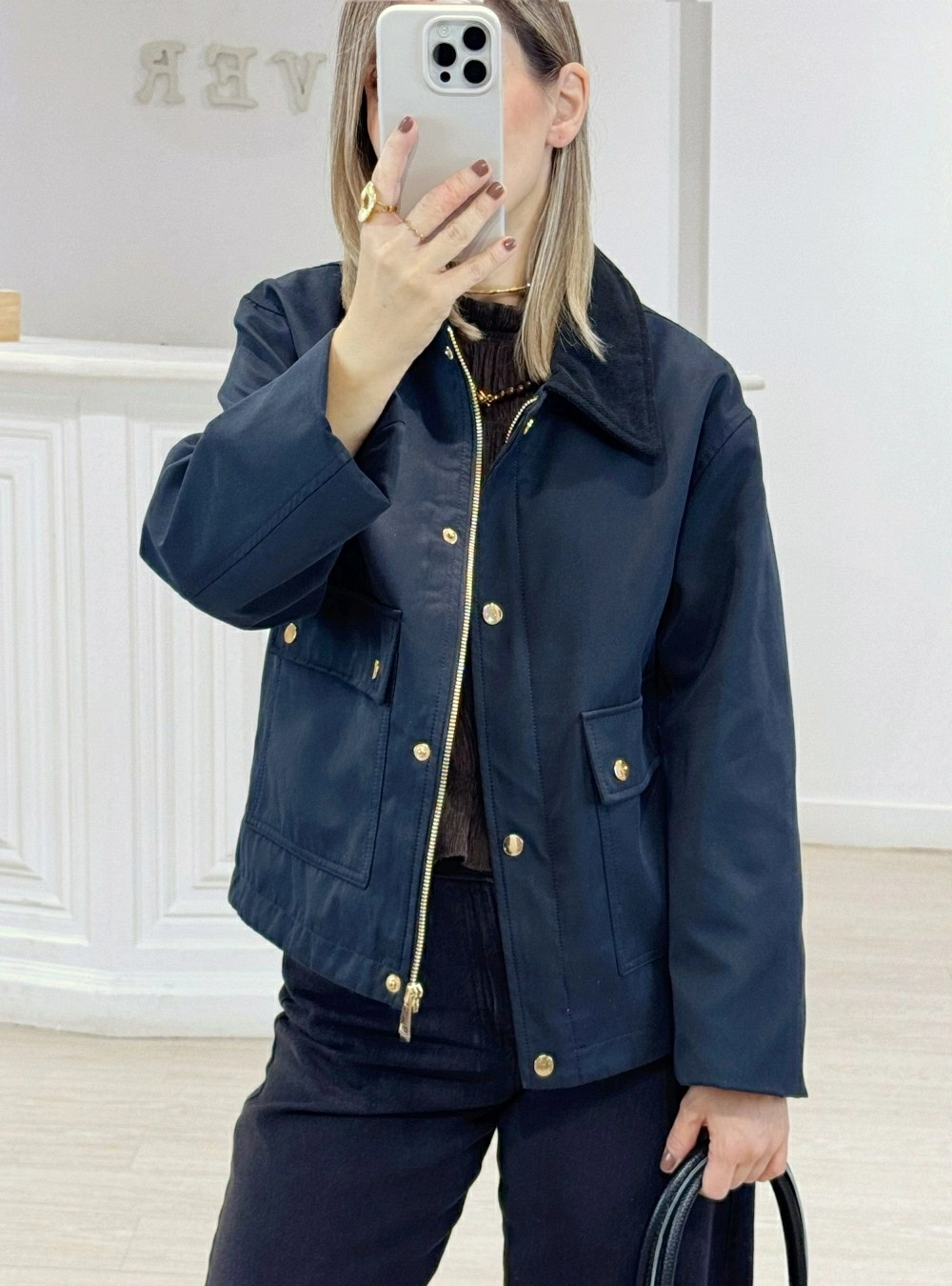 Chaqueta corta cuello pana botones Chaqueta corta cuello pana botones