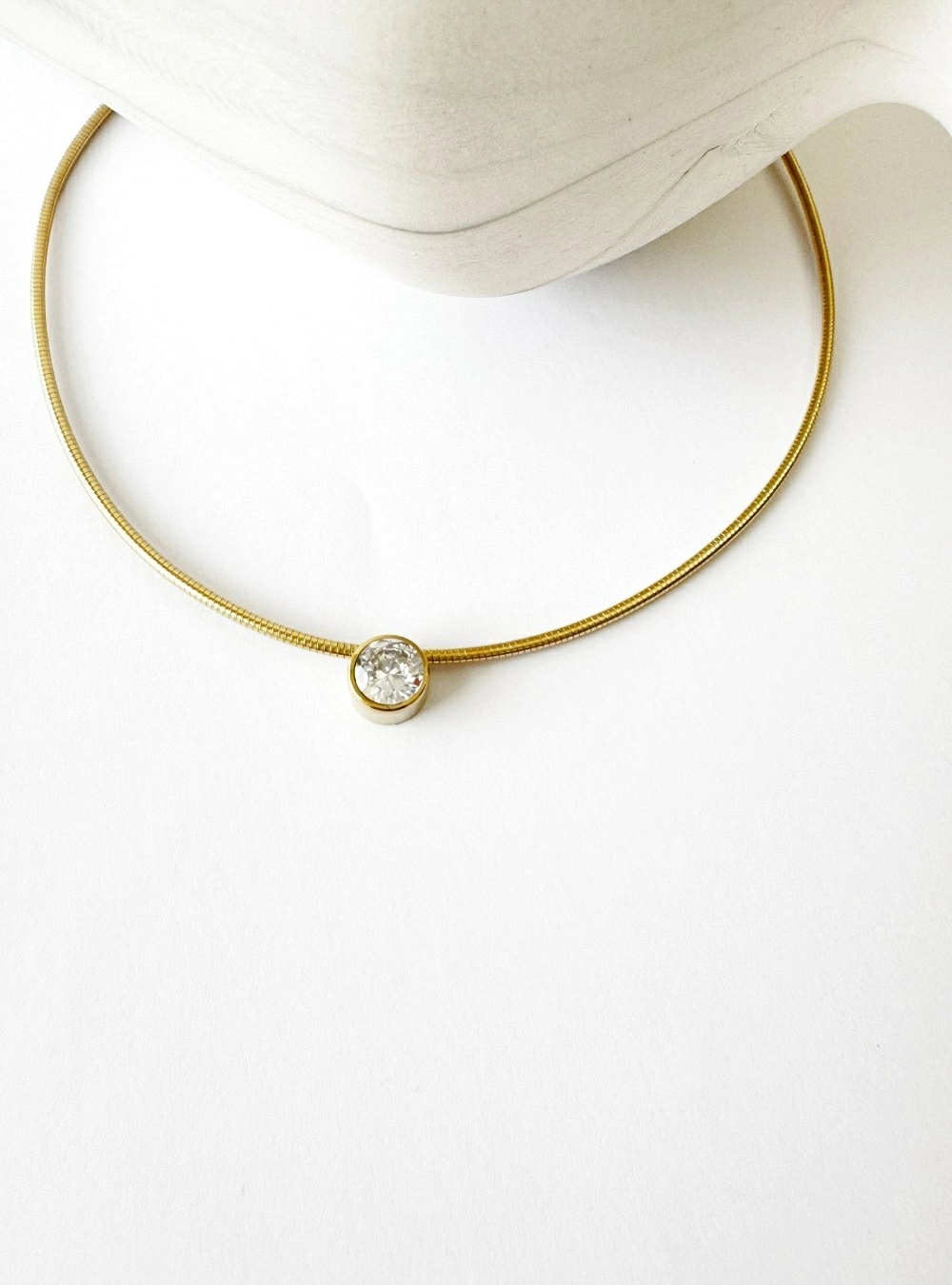 Collar circonita circle