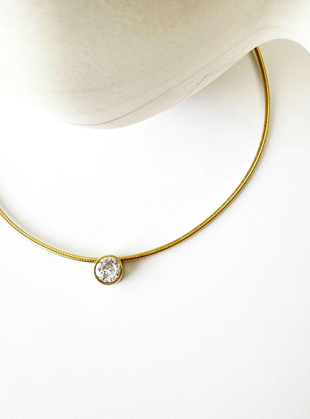 Collar circonita circle