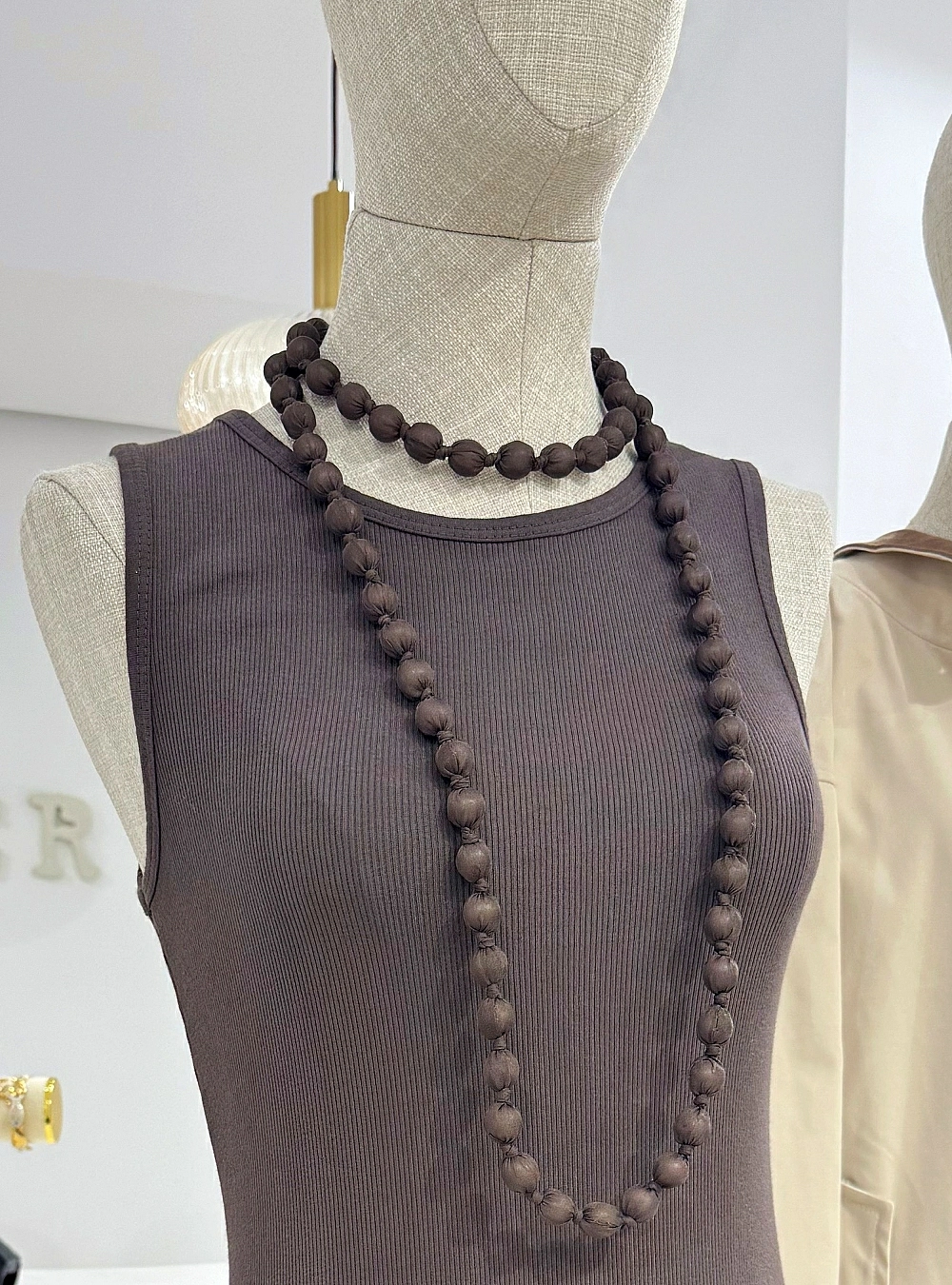 Collar coffe beans