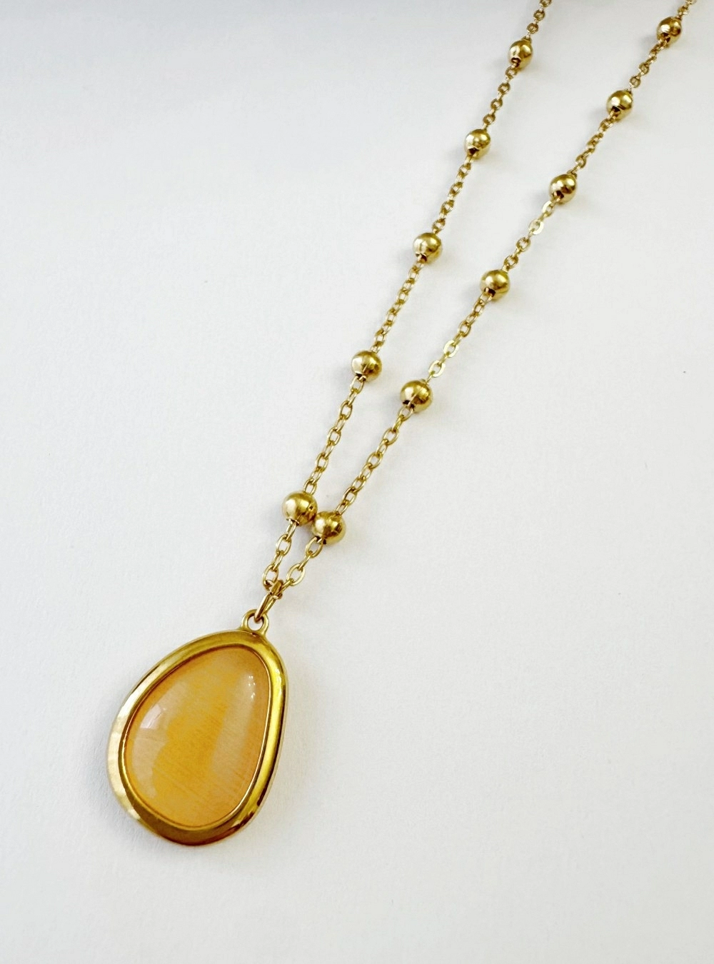 Collar colgante ovalado