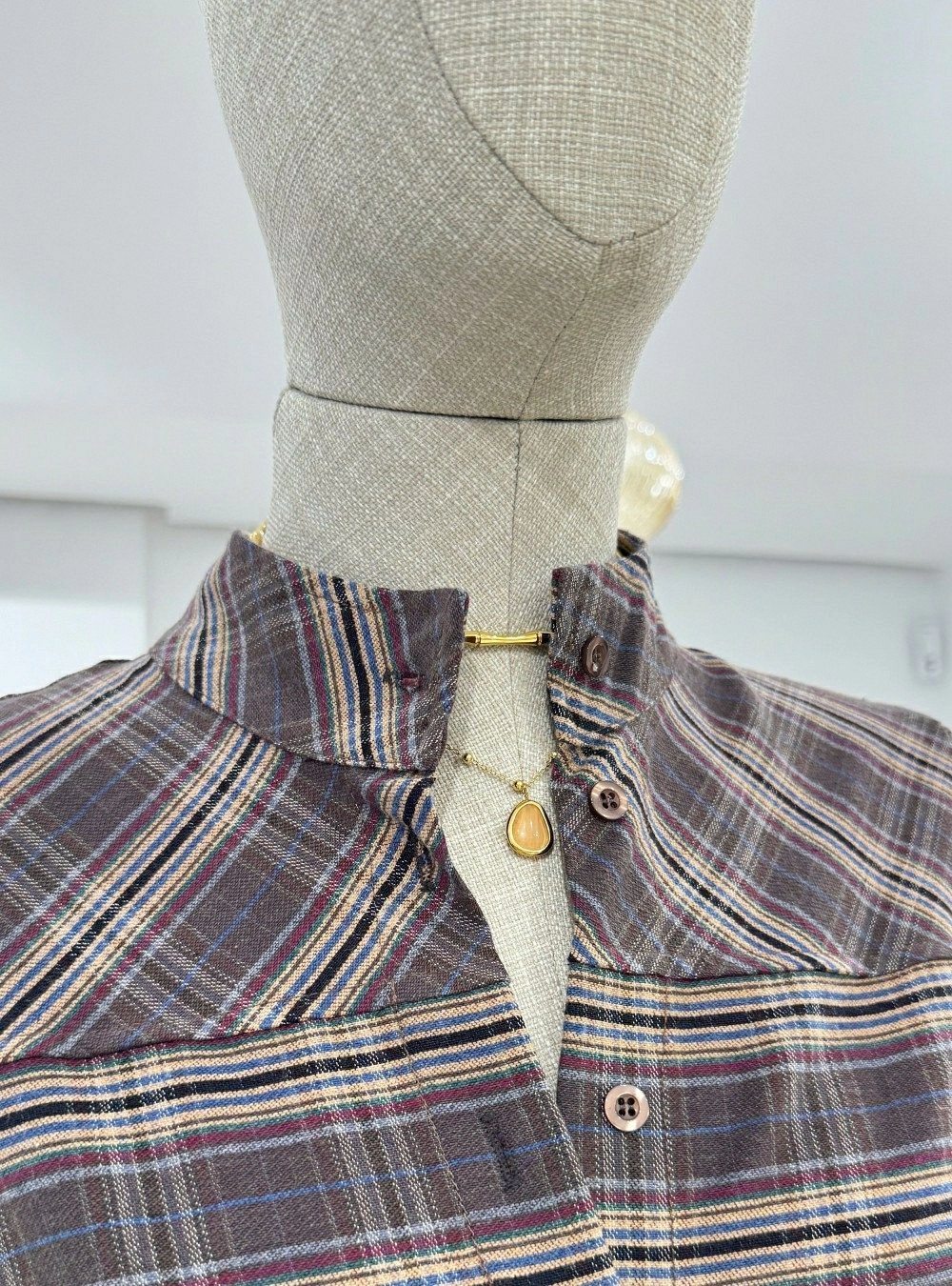 Collar colgante ovalado