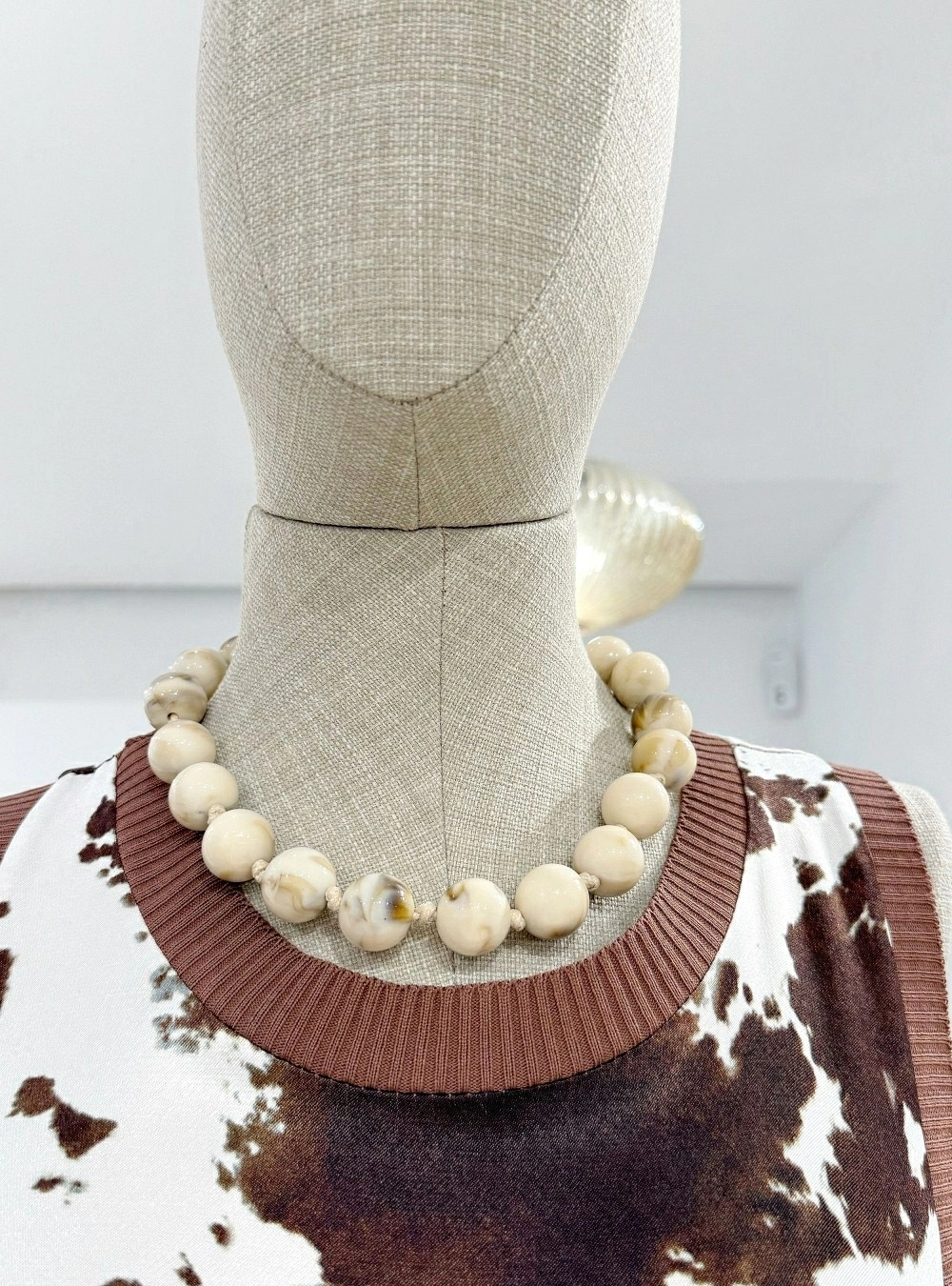 Collar esfereas nacaradas