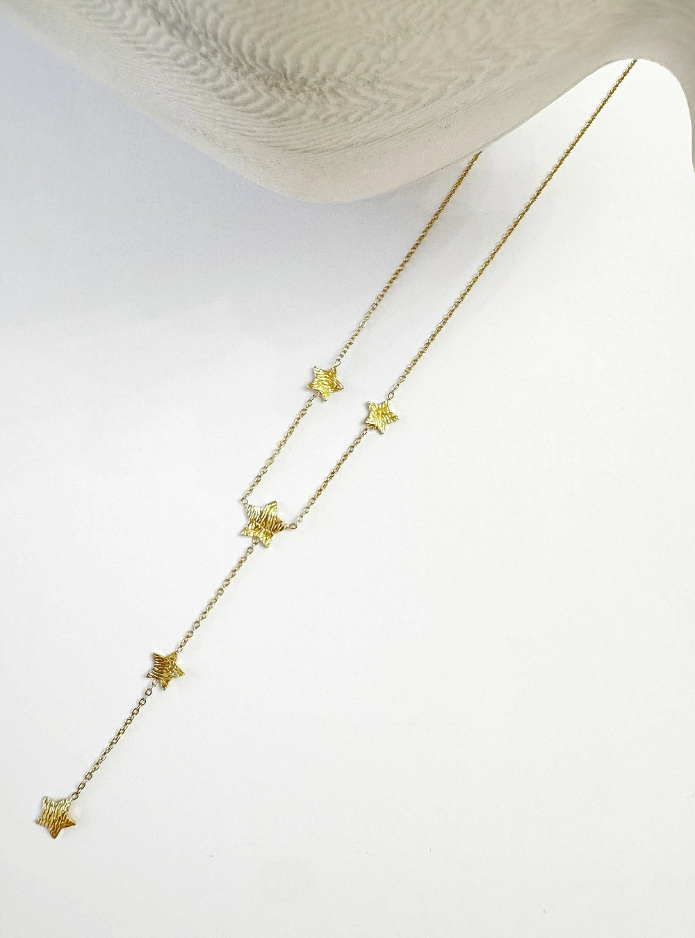 Collar estrellas rugosas