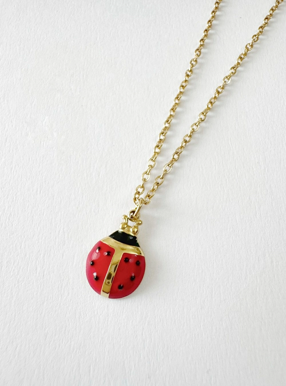 Collar mariquita