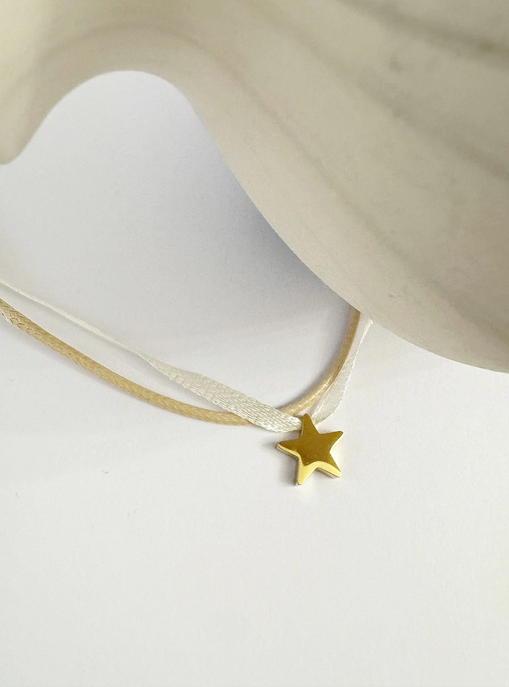 Collar tejido estrella