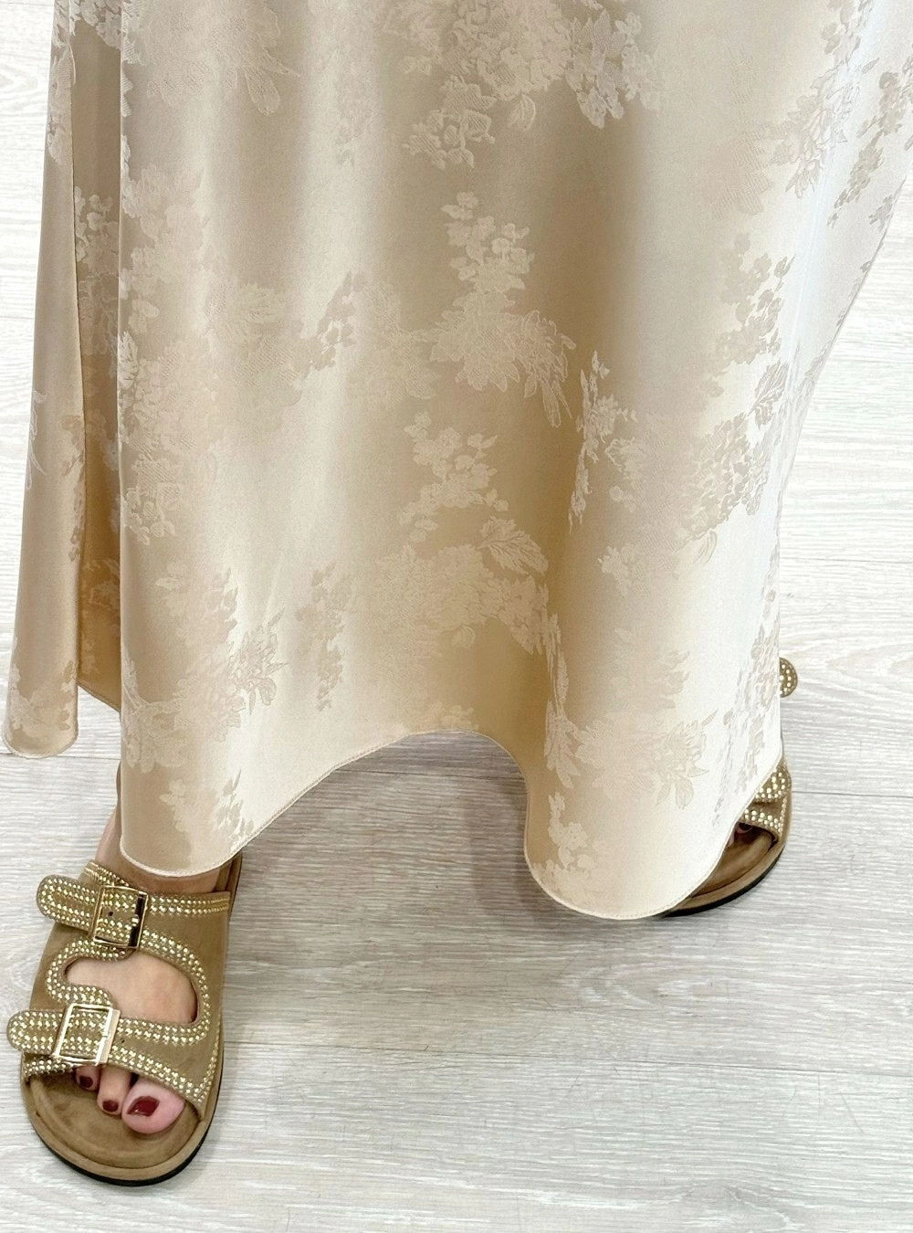 Falda raso estampado relieve