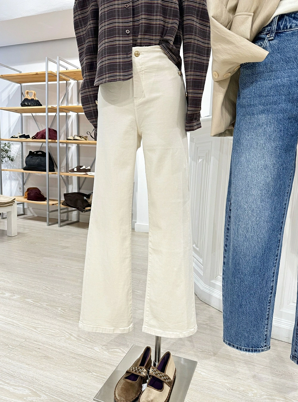 Jeans recto botones navy gold