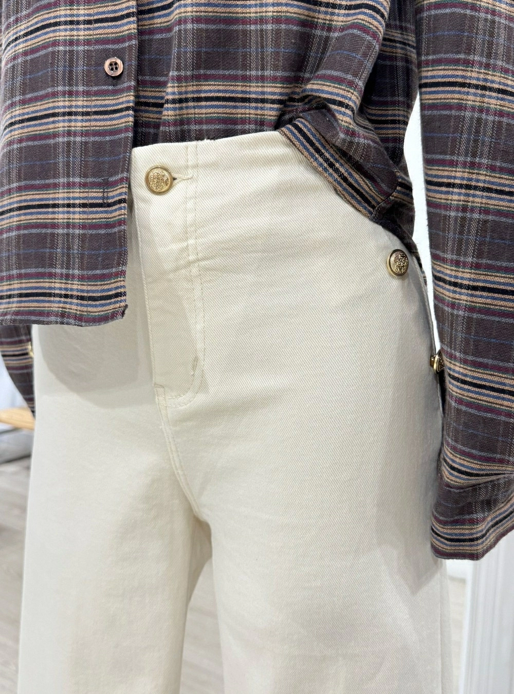 Jeans recto botones navy gold Jeans recto botones navy gold