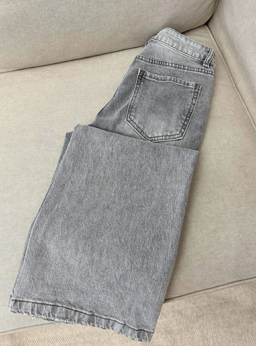 Jeans straight desgastados