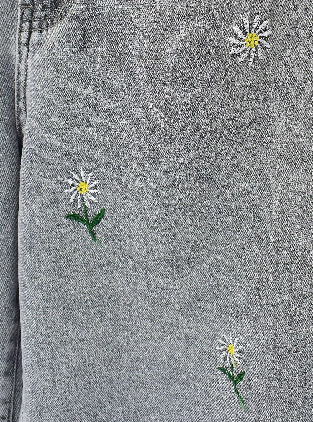 Jeans straight flores bordadas