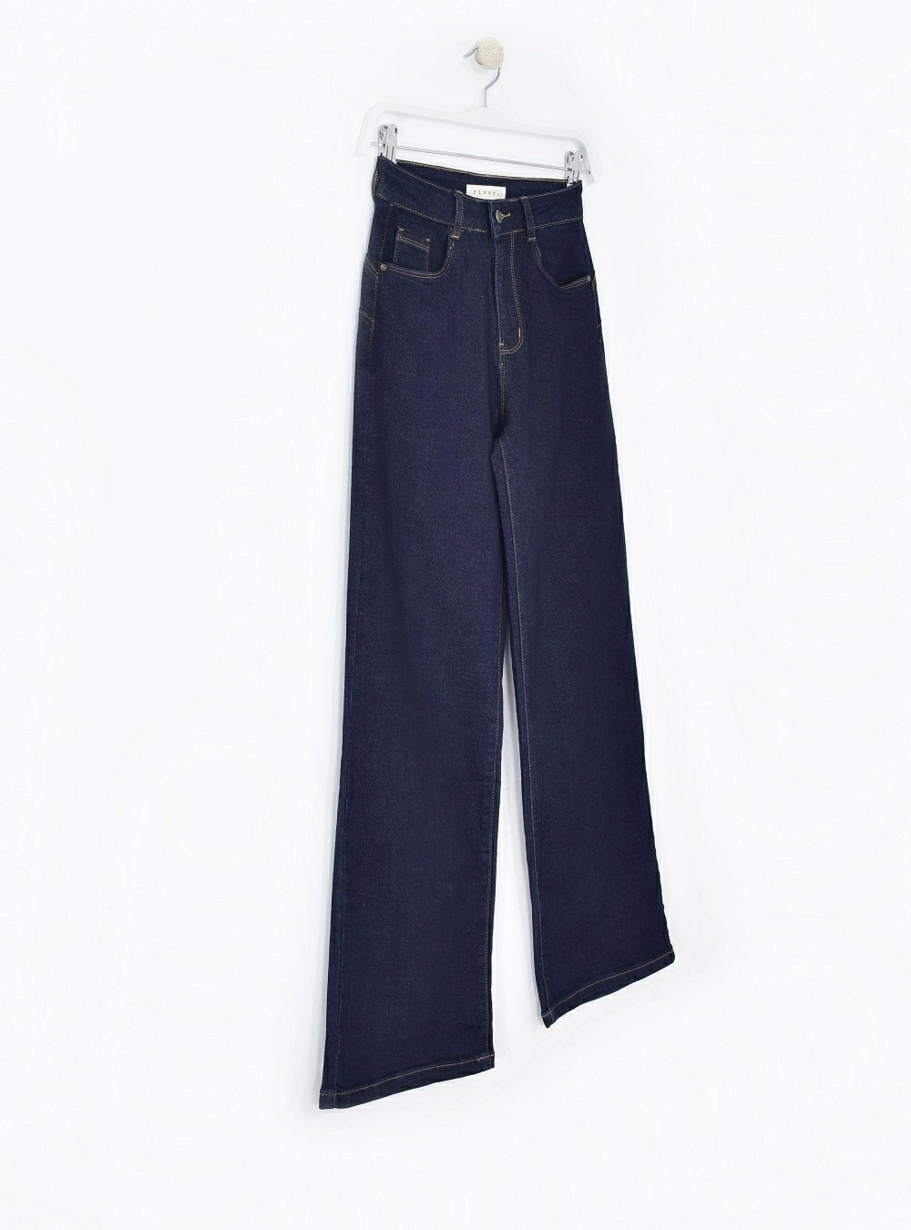 Jeans straight push up costura