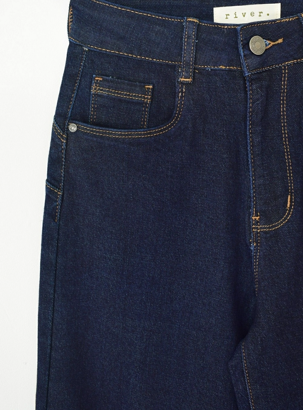 Jeans straight push up costura