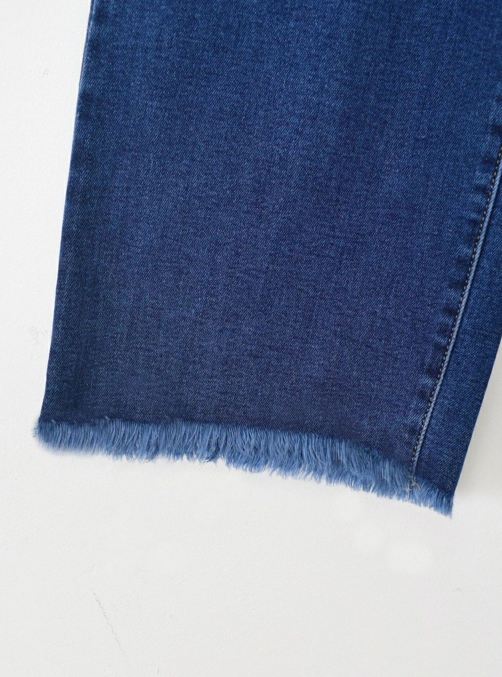 Jeans straight treads Jeans straight treads