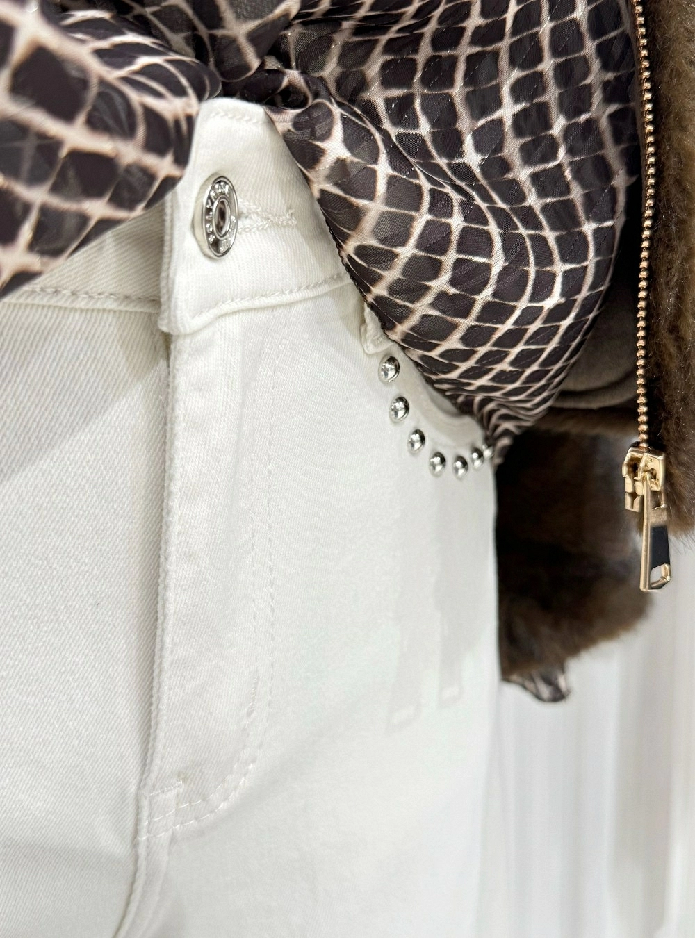 Jeans wide leg tachas laterales Jeans wide leg tachas laterales