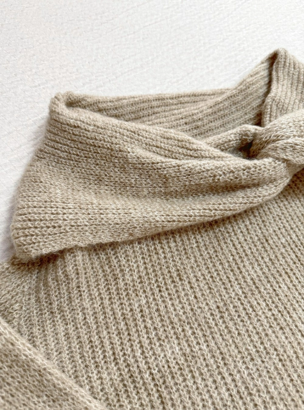 Jersey punto cuello nudo