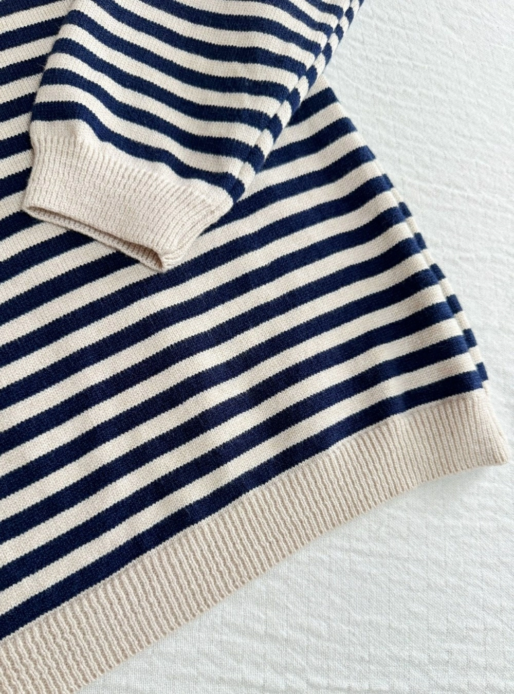 Jersey rayas cuello V