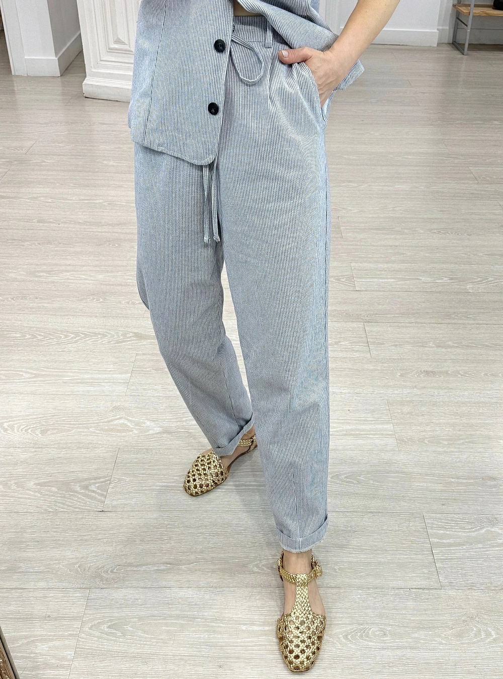Pantalon rayas y lazo