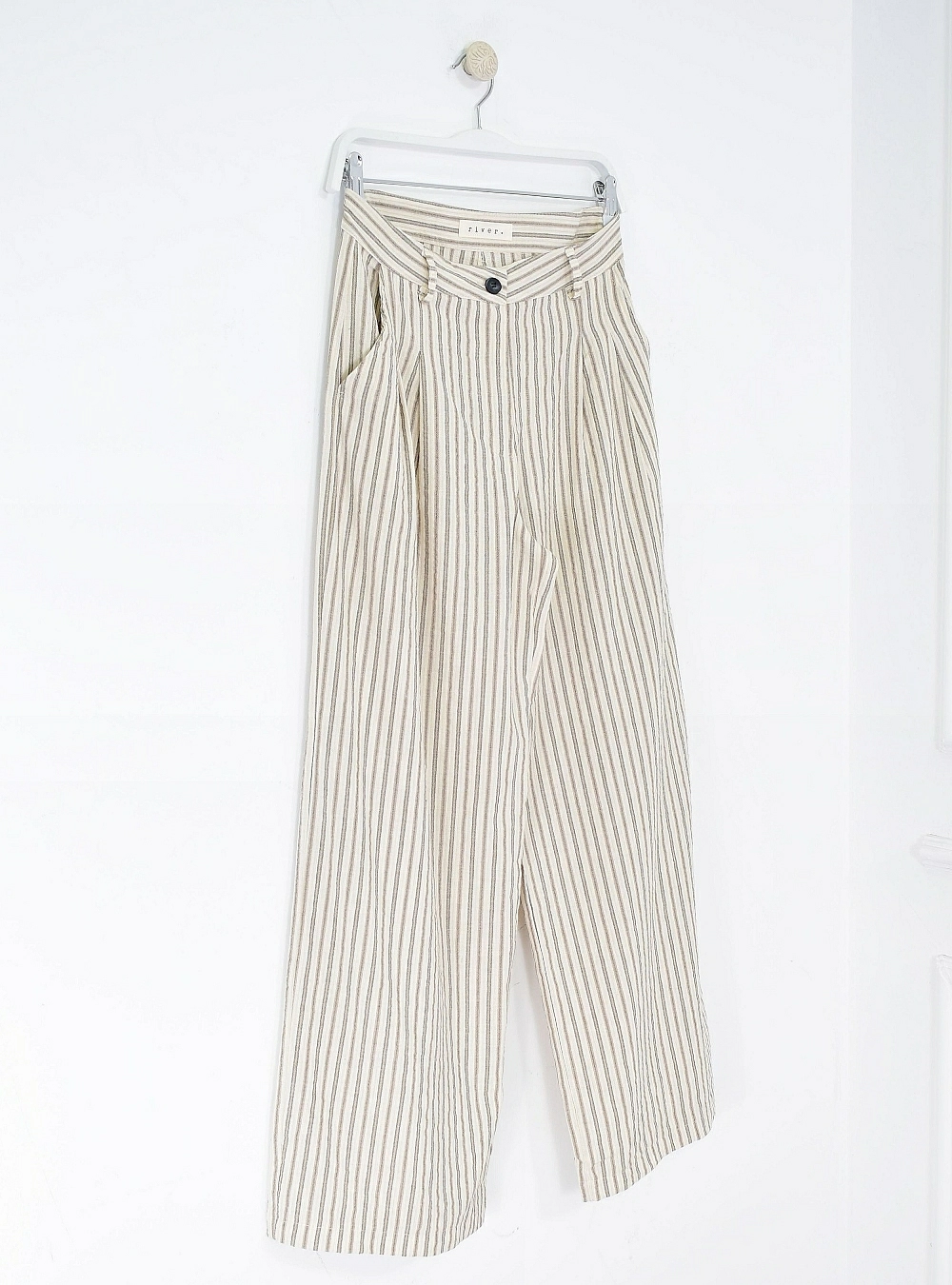 Pantalon rayas y pinzas