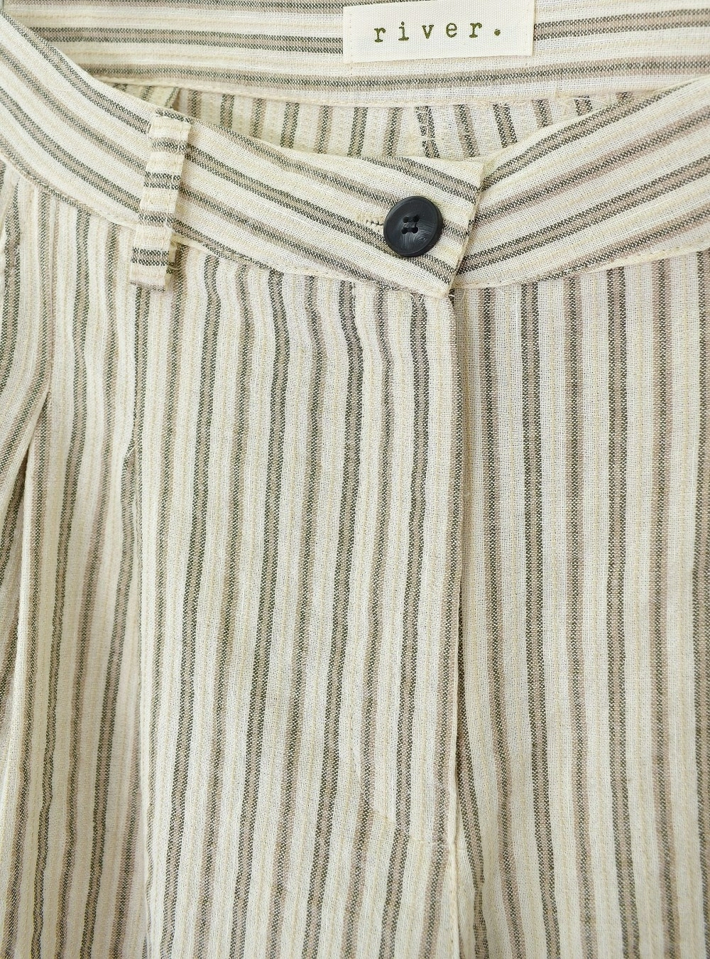 Pantalon rayas y pinzas