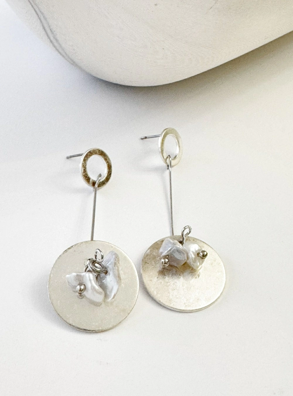 Pendientes aro, chapa y perla