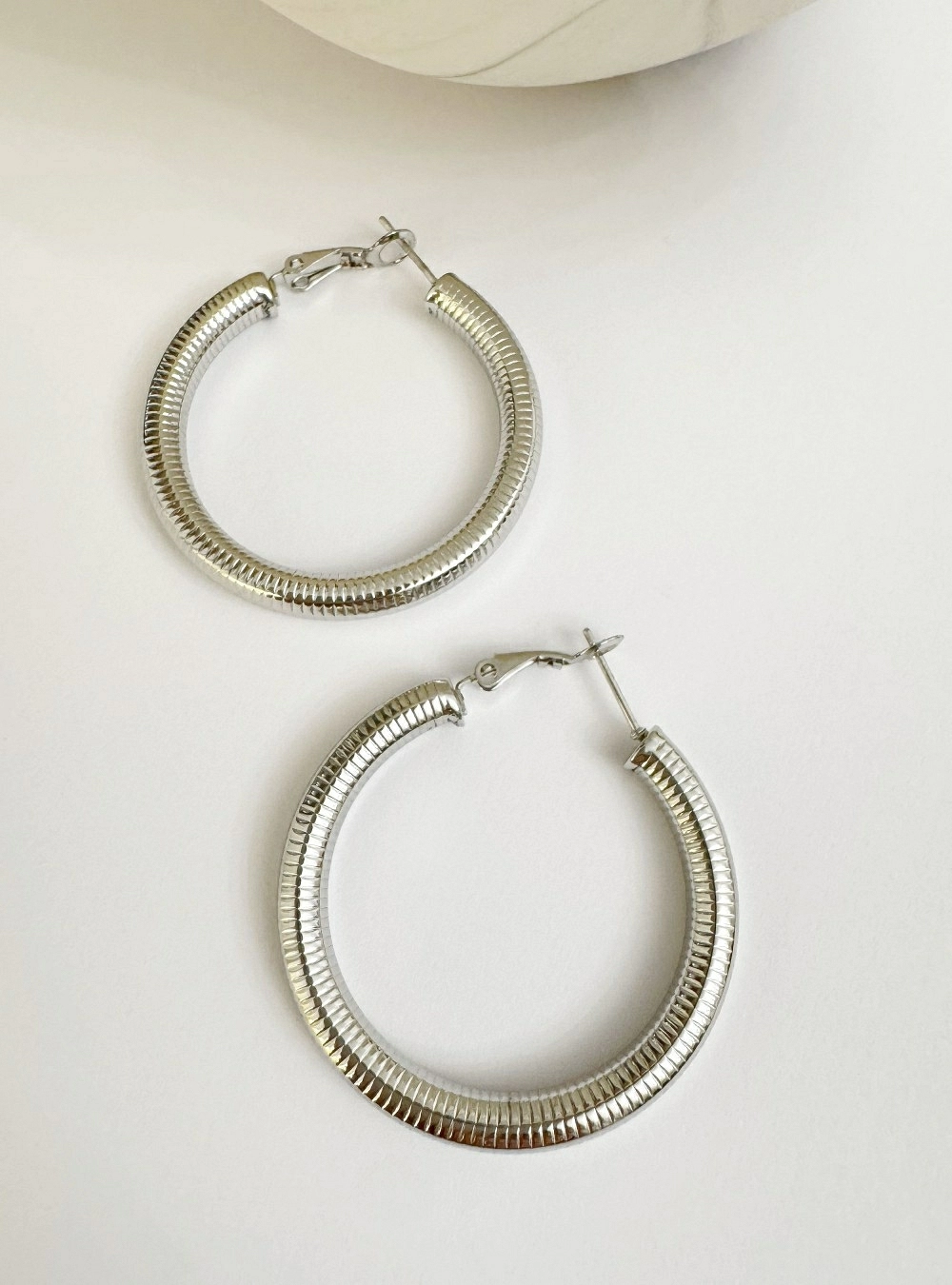 Pendientes aro rugoso