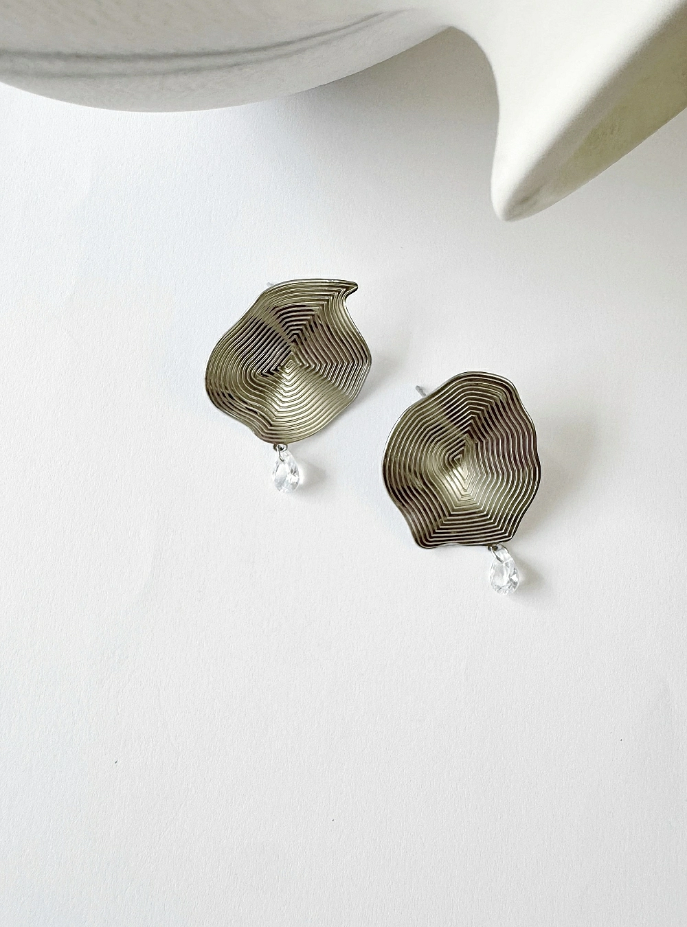 Pendientes circulo  irregular y brillo