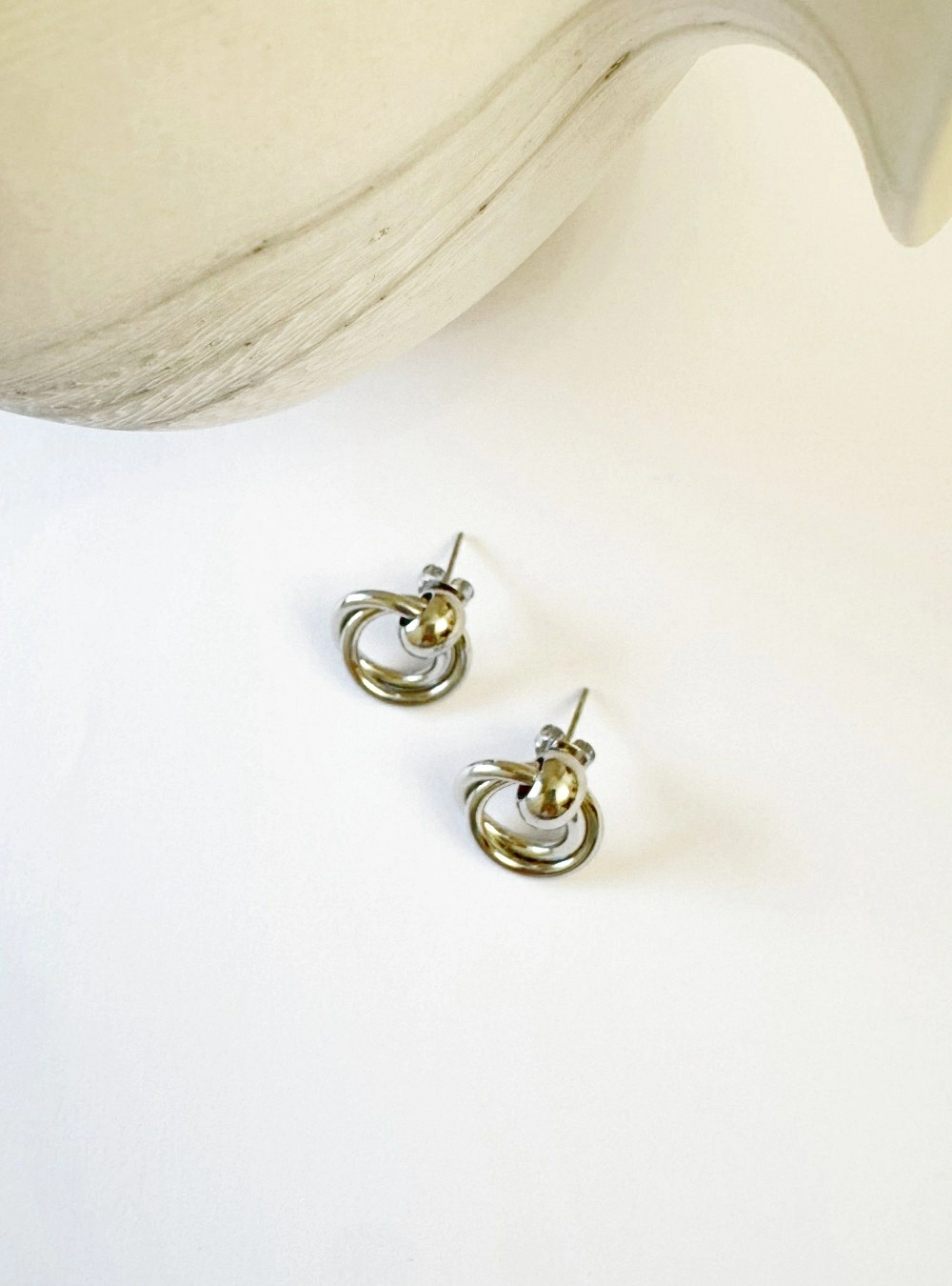 Pendientes doble aro juntos