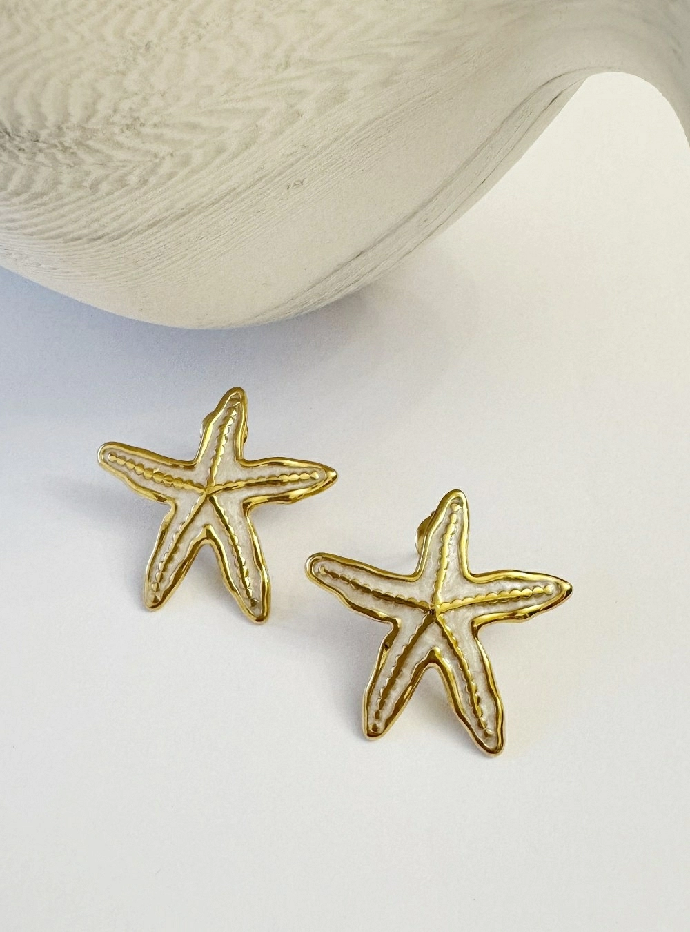Pendientes estrella de mar lacada