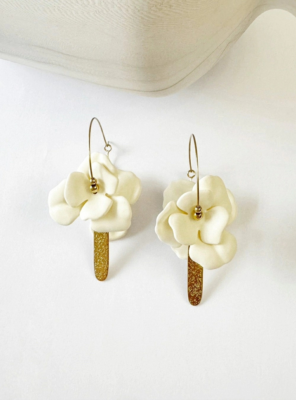 Pendientes flor y chapa