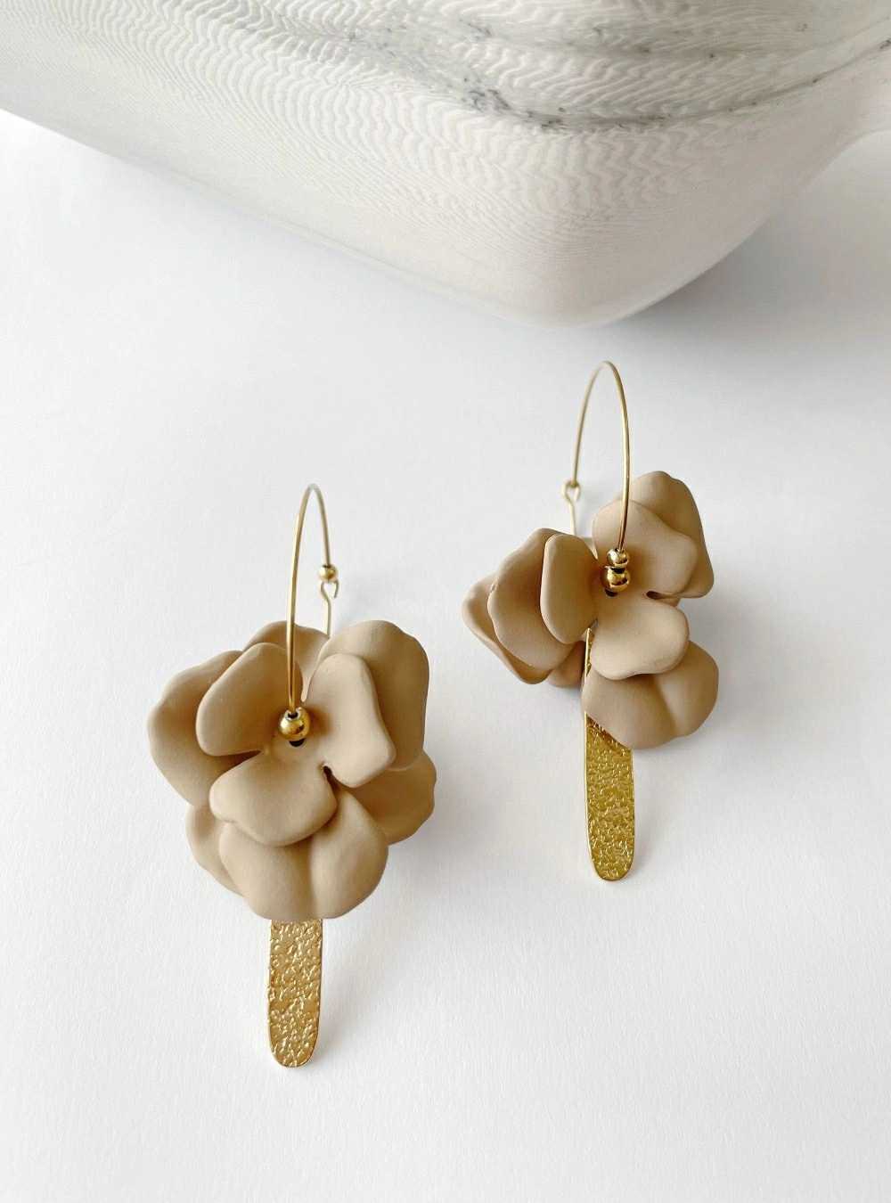 Pendientes flor y chapa