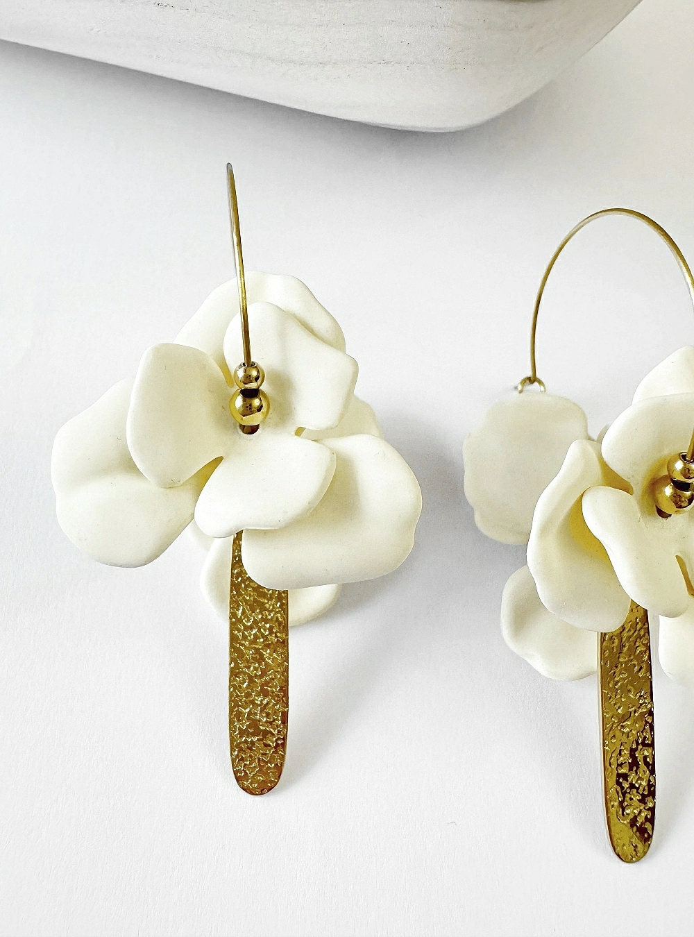 Pendientes flor y chapa