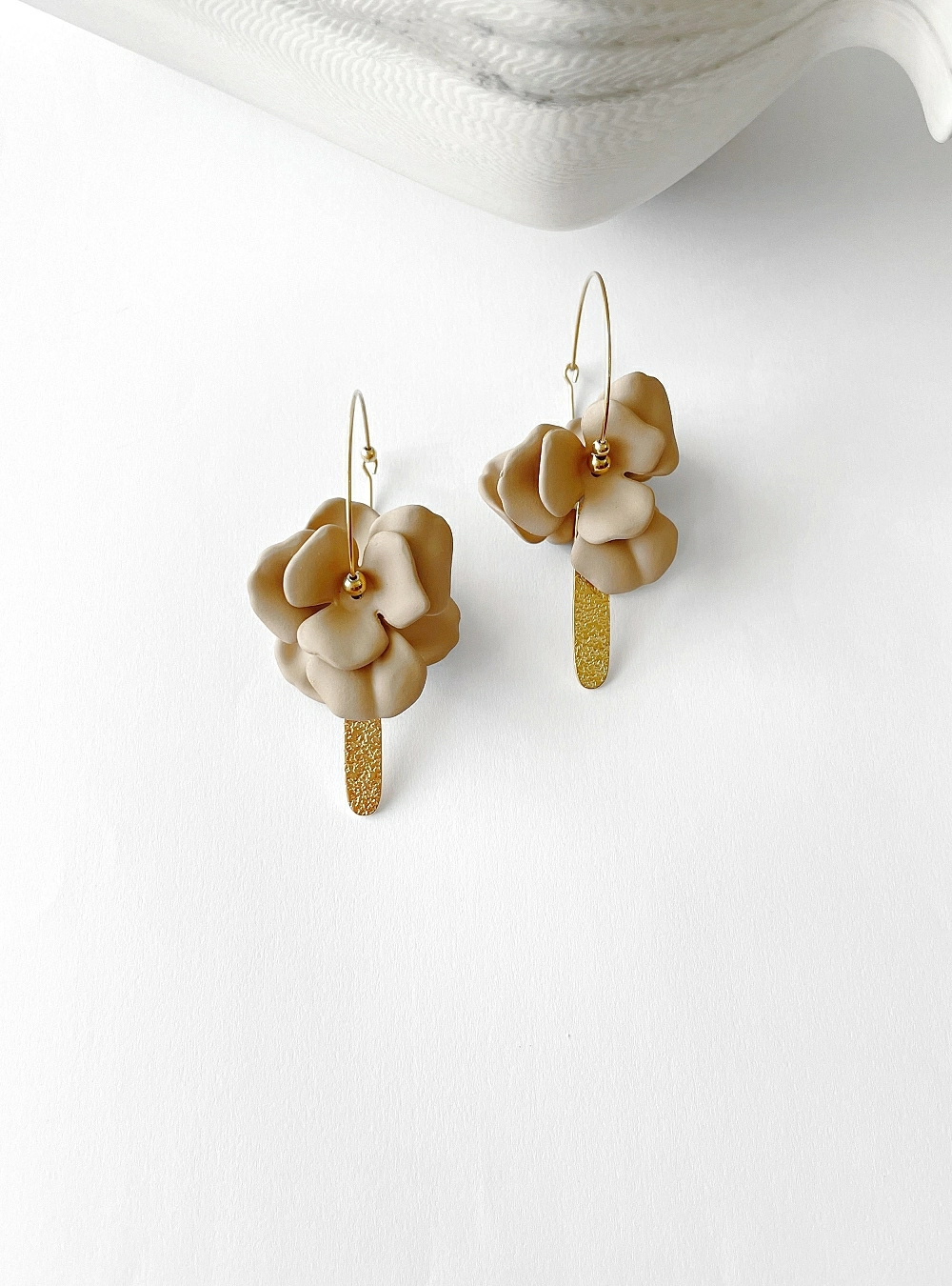 Pendientes flor y chapa
