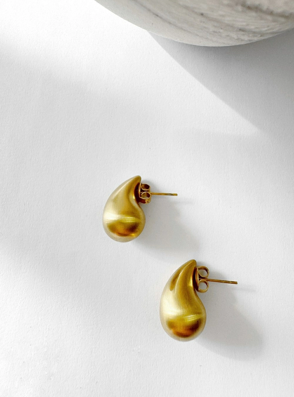 Pendientes gota mate