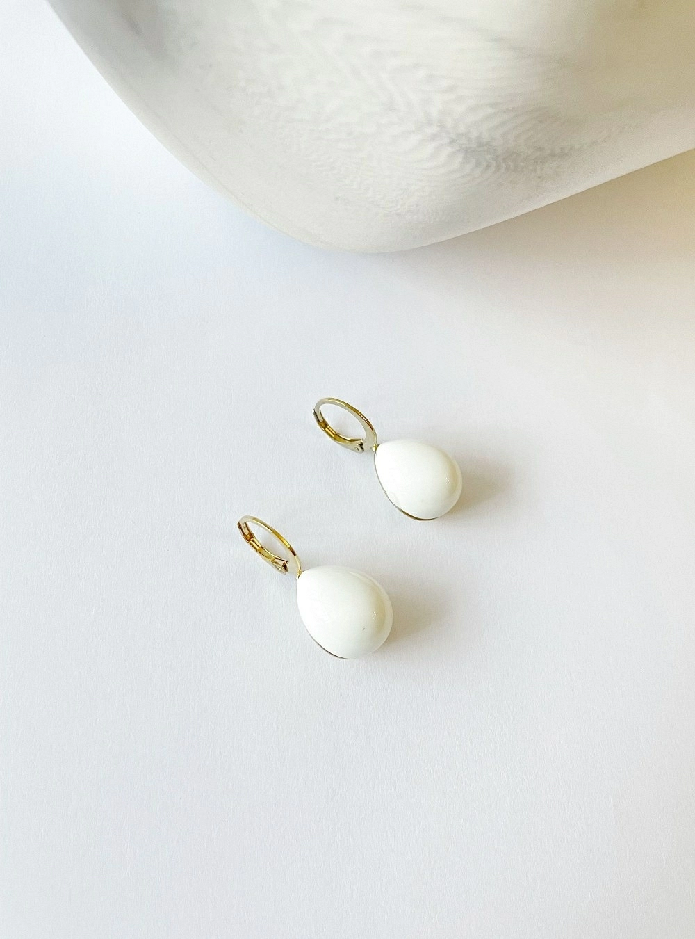 Pendientes lágrima resina