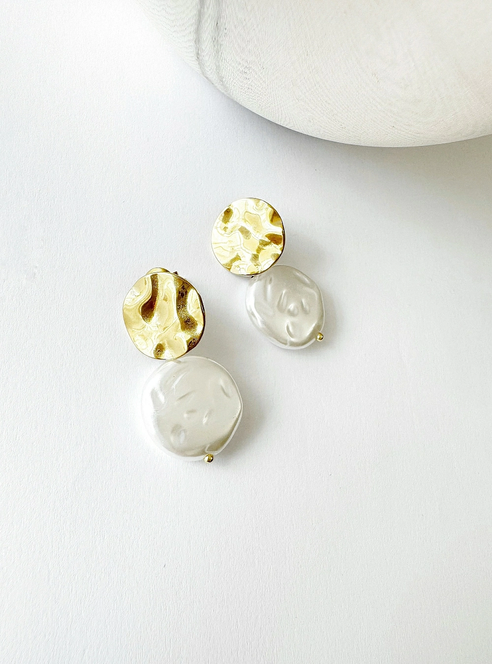 Pendientes perla plana