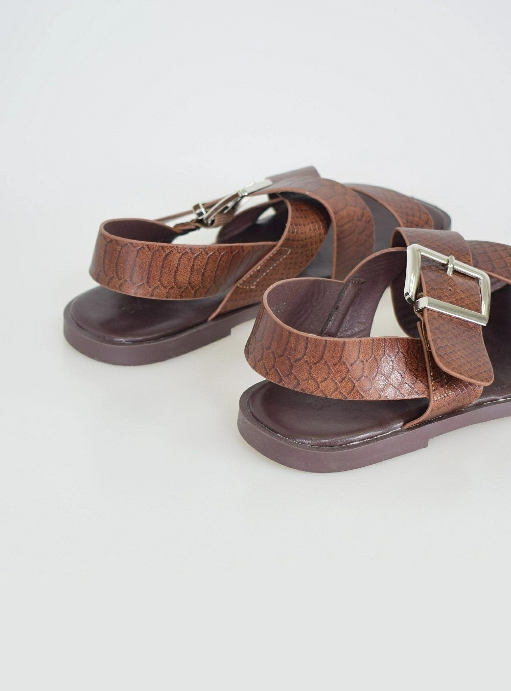 Sandalia plana coco